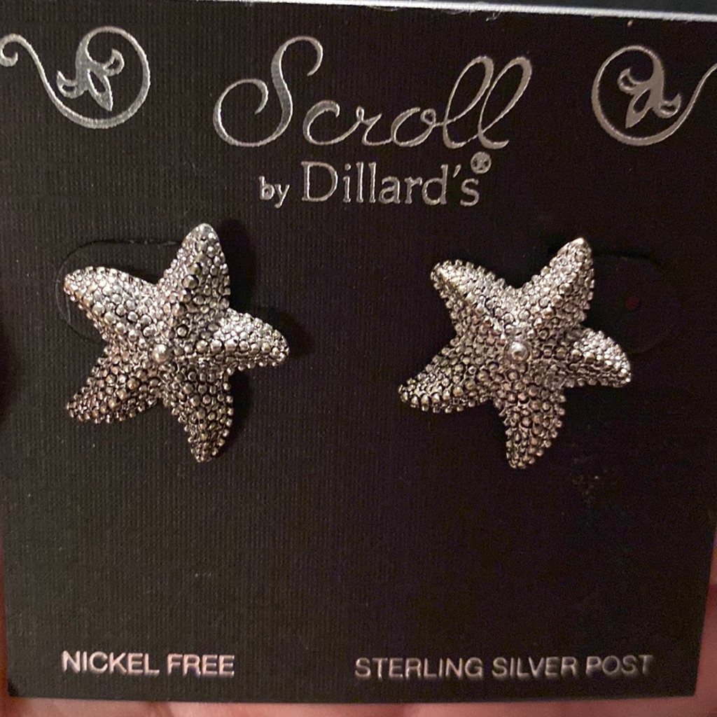Nwt Scroll Brand Star Earrings